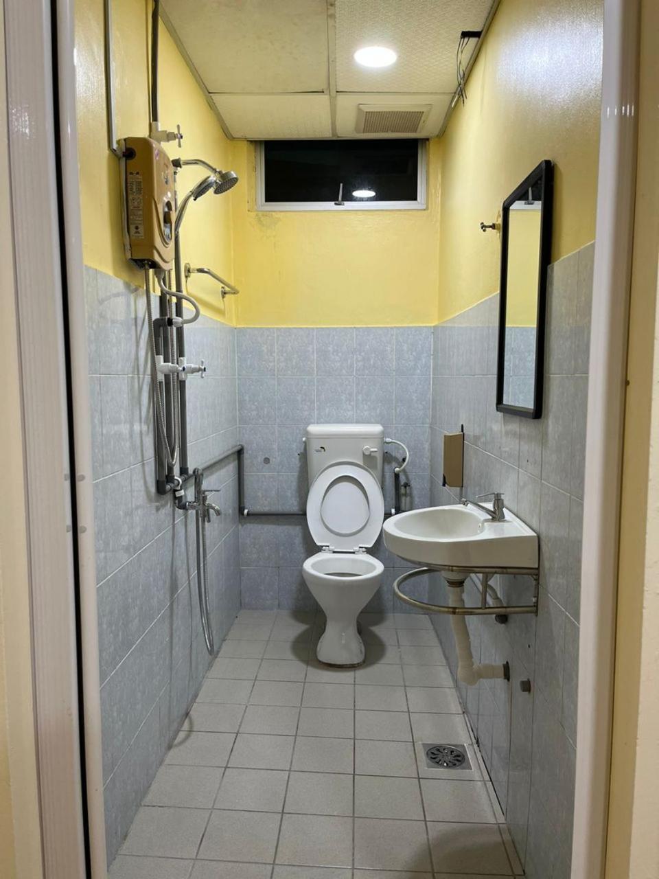 Hotel Sri Maju Jaya Кота Бару Екстериор снимка