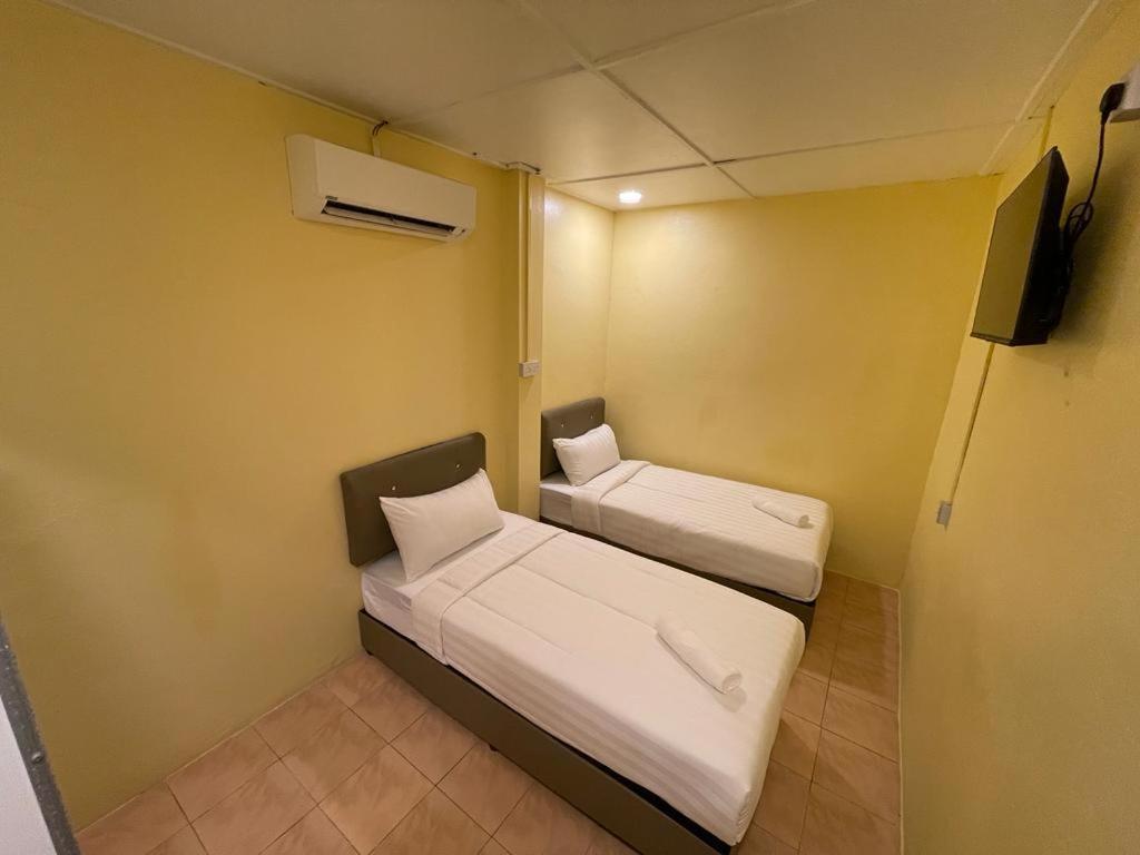 Hotel Sri Maju Jaya Кота Бару Екстериор снимка